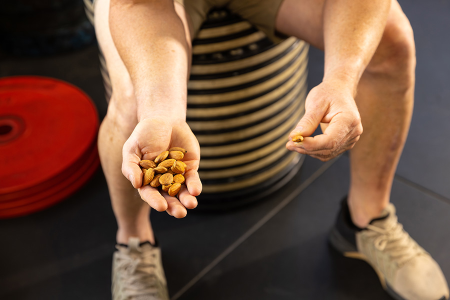 australian-almonds-sports-fitness-900x600